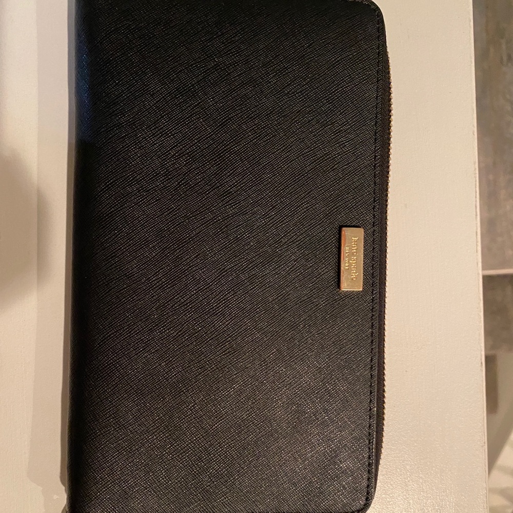 Kate spade travel wallet